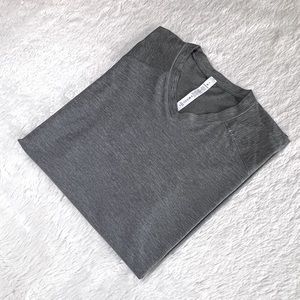 Lululemon Men’s V-Neck Athletic Shirt Large